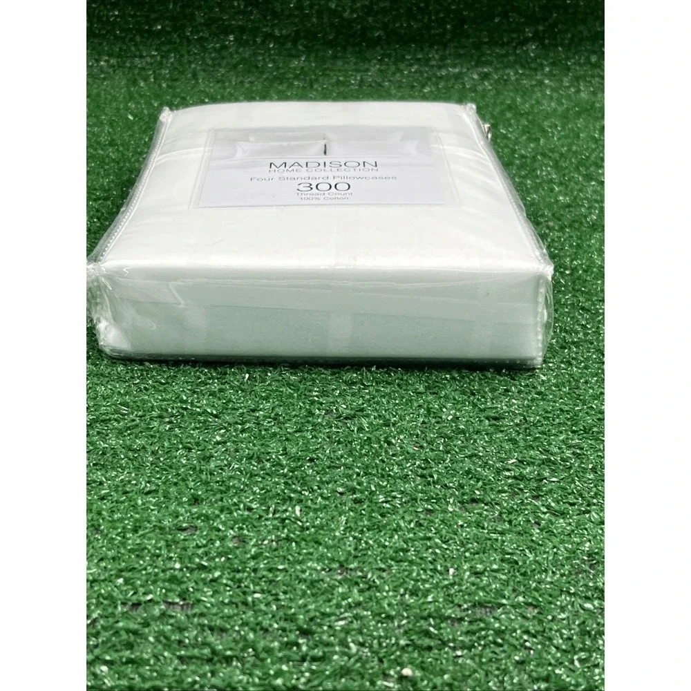 Madison Home Collection 300 Thread Count Set of 4 Pillowcases Standard White NEW